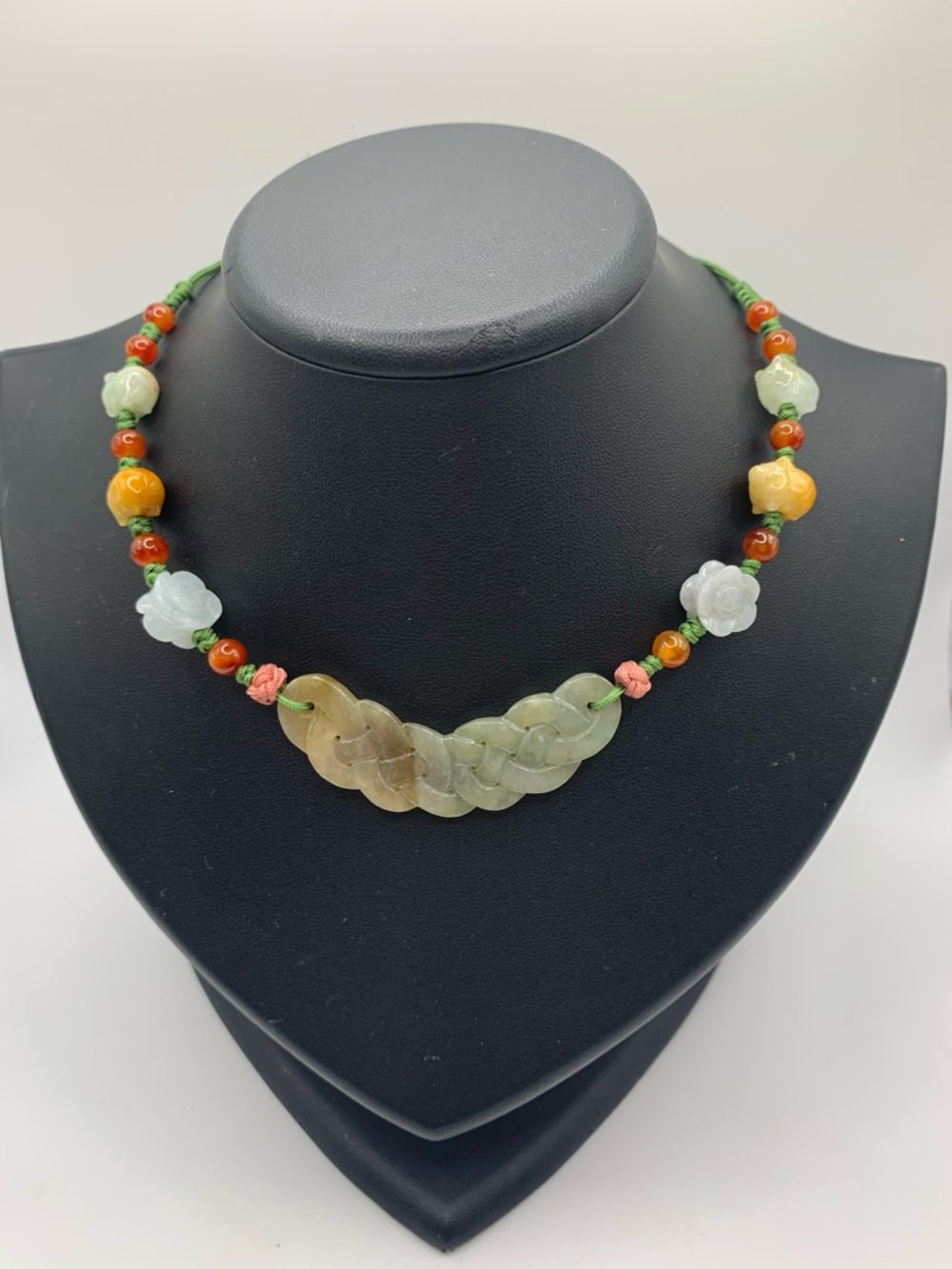 Natural Jade knots design necklace with carved flowers and pigs